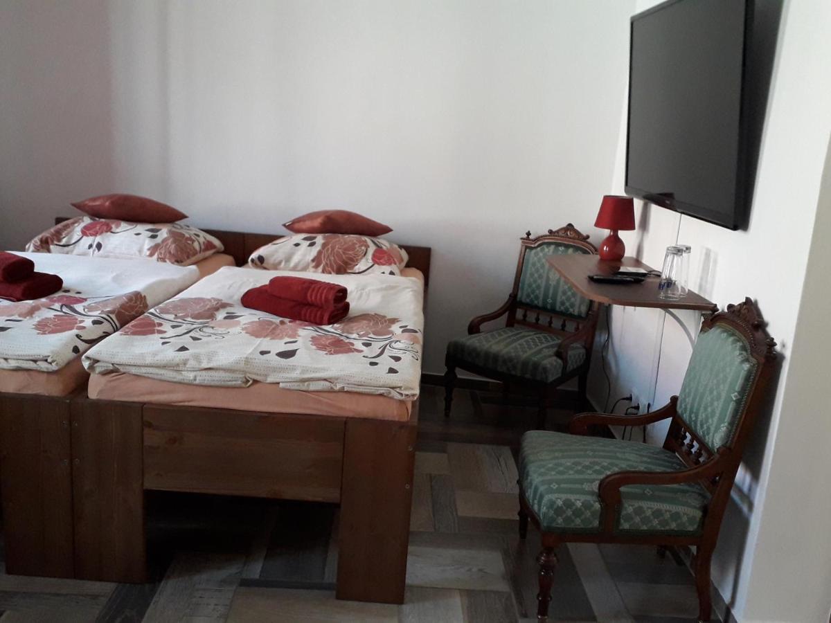 Senk U Kovarny Marianske Lazne Bagian luar foto