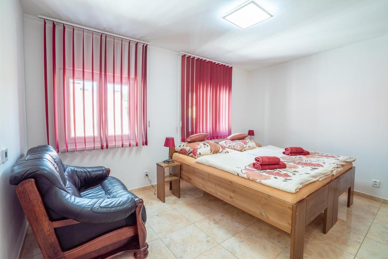 Senk U Kovarny Marianske Lazne Bagian luar foto
